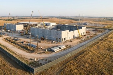 Bloomberg: Süni intellekt üçün data mərkəzlərinin tikintisi ABŞ-də narazılıq yaradır