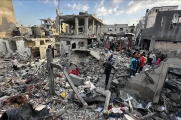 Five killed as Israeli strikes and heavy shelling intensify across southern Lebanon