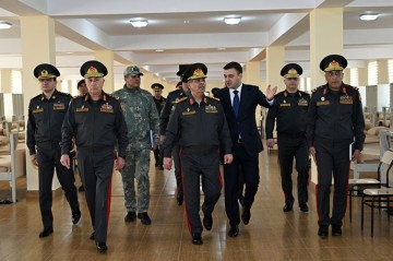 Zakir Həsənovun yanındakı general kimdir? -