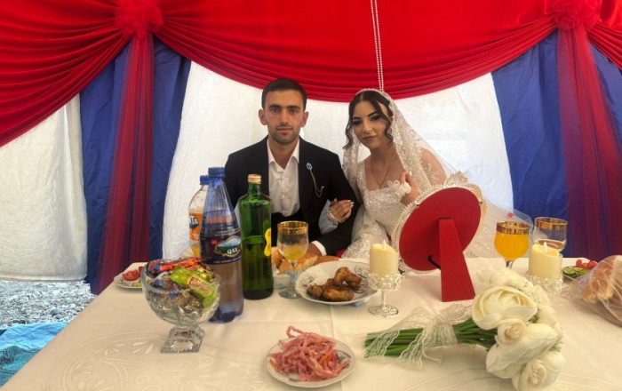 Xocalının Ballıca kəndində toy – Əmrah və Arzu ailə həyatına doğma yurdda başlayırlar