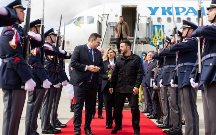 Ukrayna Prezidenti Çexiyada səfərdədir