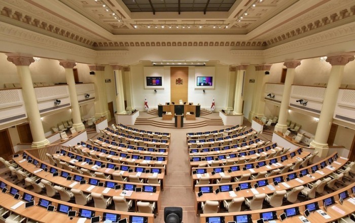 Gürcüstan parlamenti Seçki Məcəlləsinə dəyişiklikləri təsdiqləyib