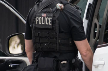 Officers shoot man with meat cleaver after 4 children stabbed in Brooklyn, police say