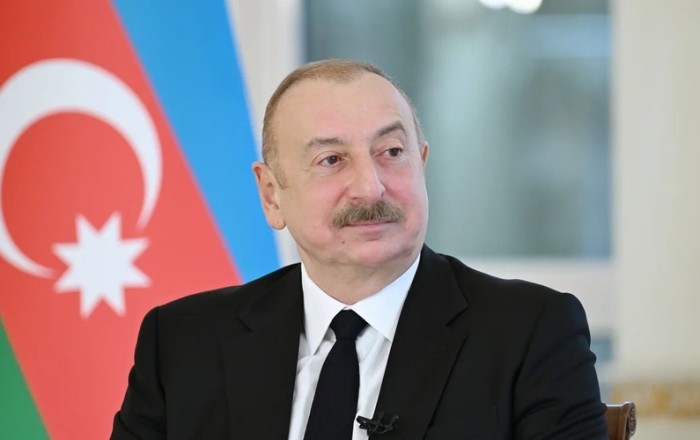 “Türkiyə burada yoxdursa, mən varam” deyən lideri nə tez unutdunuz?!