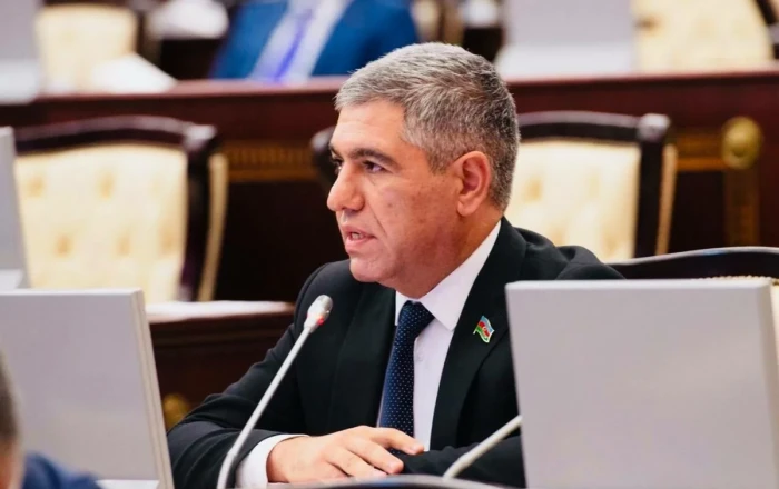 Vüqar Bayramov: Bakıda tezliklə dəyişkən iş qrafikinə keçilə bilər