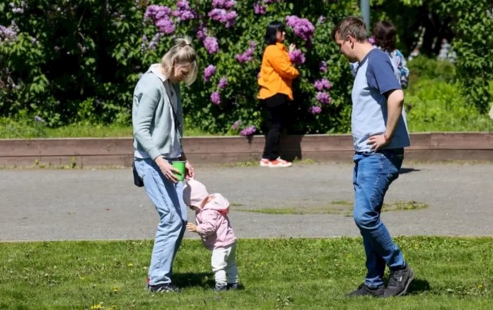 Valideynlərimizə gülürdük, indi özümüz də eyni şeyi edirik — 40 yaşdan sonra yaranan 10 vərdiş