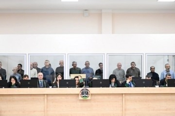 Mladiçə “soyqırımçı”, erməni separatçılarına “girov” -