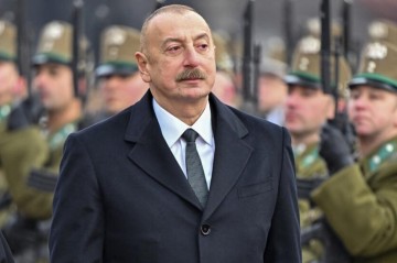 İlham Əliyev bu lenti yaxasına taxmaqdan imtina etdi –