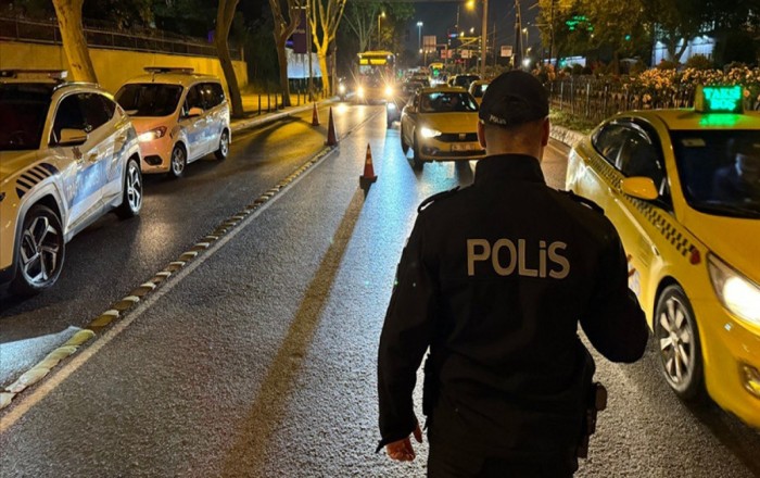 İstanbulda reyd zamanı 1005 nəfər saxlanılıb