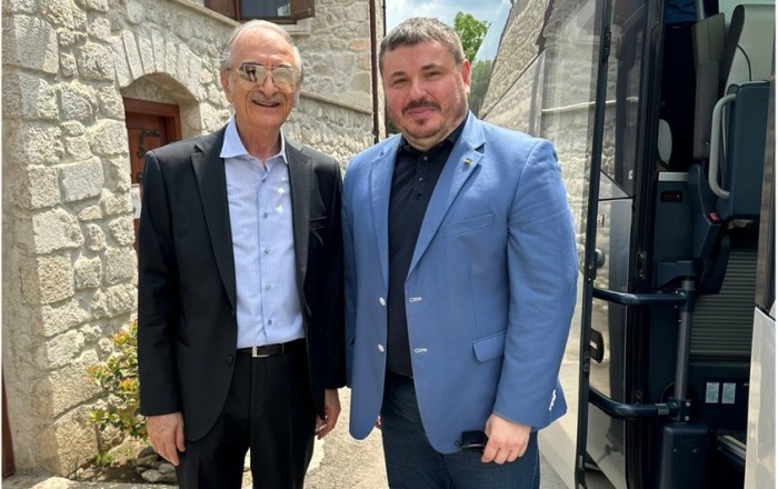Ukraynanın Azərbaycandakı səfiri Şuşada Bülbülün ev-muzeyindən paylaşım edib