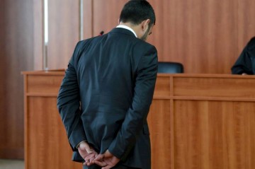 "Sən kişi deyilsən" sözü davaya səbəb oldu