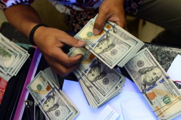 Dollar və manatla bağlı mühüm açıqlama – Vətəndaşların nəzərinə