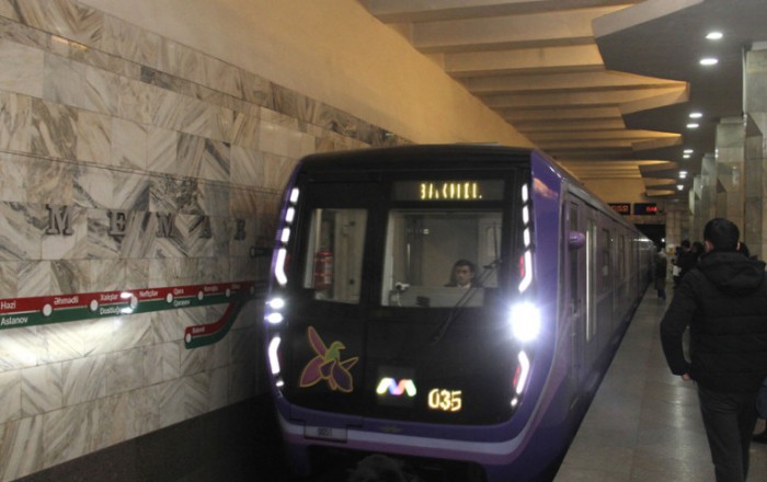Bakı metrosunda gecikmə olub -