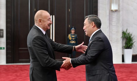 President Ilham Aliyev arrived at Yrys Ordo Congress Hall in Bishkek to attend SCO Plus format meeting