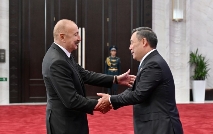 President Ilham Aliyev arrived at Yrys Ordo Congress Hall in Bishkek to attend SCO Plus format meeting