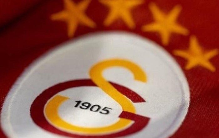 "Qalatasaray" üç futbolçusu ilə yollarını ayıracaq