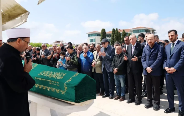 Ərdoğan müəllimi ilə vidalaşdı –