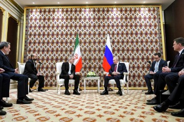 Putin and Pezeshkian hold talks