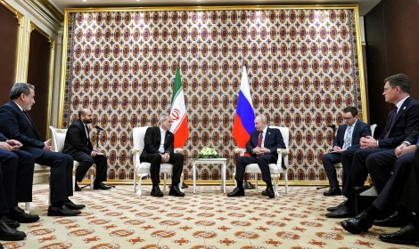 Putin and Pezeshkian hold talks