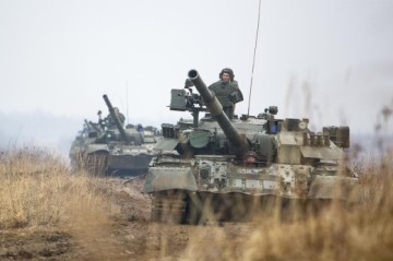 Rusiya iki istiqamətdən Donetsk vilayətinə hücum edir