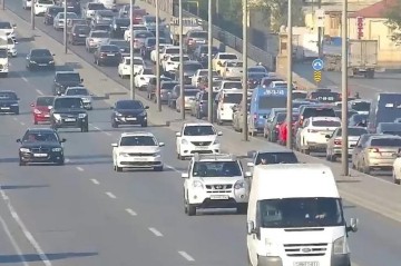 Bakının bir sıra yollarında tıxac yaranıb -