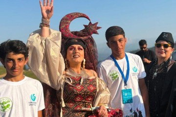 Elza Seyidcahandan Milli Yaylaq Festivalında örnək addım -