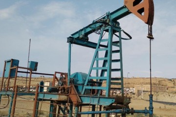 Oil prices tumble amid Iranian missile strikes on U.S. base in Qatar