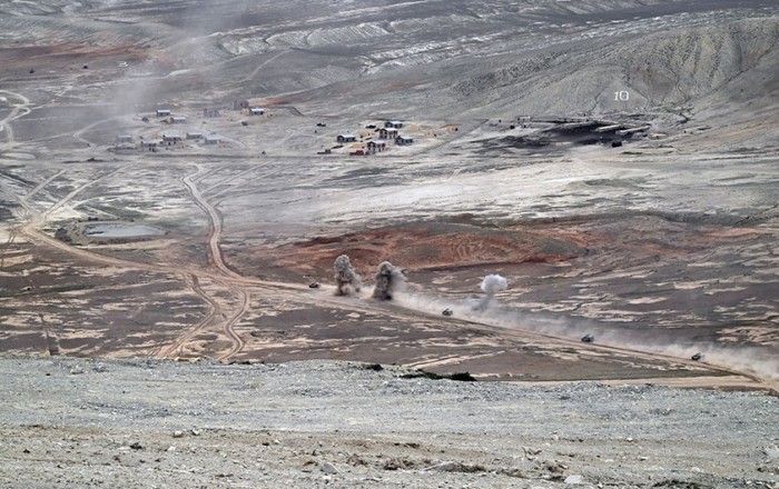 Azərbaycan Ordusunda döyüş atışlı taktiki təlim keçirilib