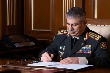 Azərbaycanın müdafiə naziri Türkiyəyə başsağlığı verib
