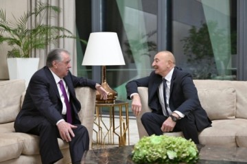 Prezident İlham Əliyev Tacikistan Prezidenti ilə görüşüb