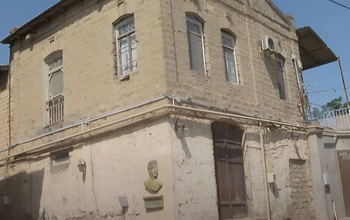 Abbasqulu ağa Bakıxanovun yaşadığı ev YARARSIZ vəziyyətdə -