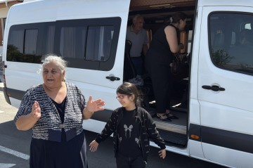 Şükürbəylidə daha 15 ailəyə evlərinin açarları təqdim olunub