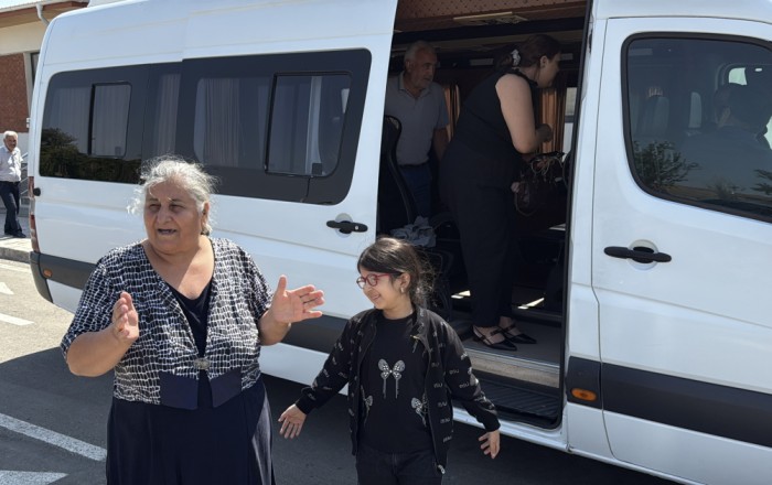 Şükürbəylidə daha 15 ailəyə evlərinin açarları təqdim olunub