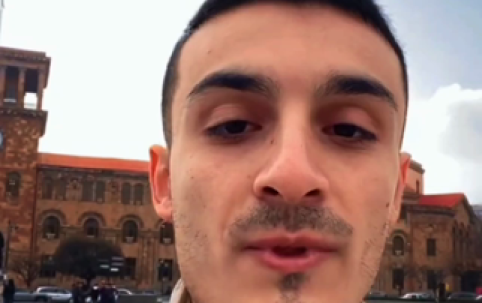 Bu video Ermənistanı qarışdırdı - bu gənc İrəvanın baş meydanından Azərbaycan üçün bunu etdi -
