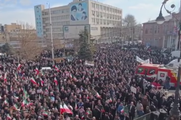 Iran's Tabriz echoes with pro-government voices in powerful rally (VIDEO)