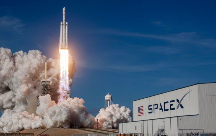 Reuters: Ağ ev “SpaceX” şirkəti ilə dövlət müqavilələrini yenidən nəzərdən keçirir