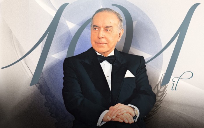 Отмечается 101-ая годовщина со дня рождения общенационального лидера Гейдара Алиева