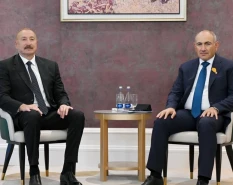 İlham Əliyevlə Paşinyan arasında görüş keçirilib -