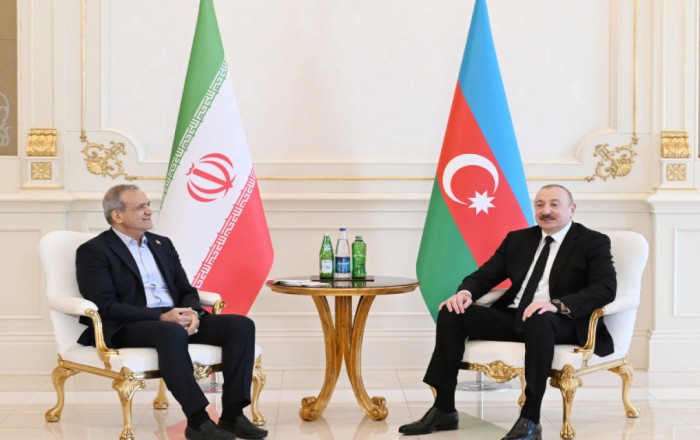 Azərbaycan və İran prezidentlərinin məhdud tərkibdə görüşü keçirilib -