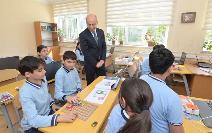 Azərbaycanda məktəbə başlama vaxtı dəyişir? – Nazirin planı bəlli oldu