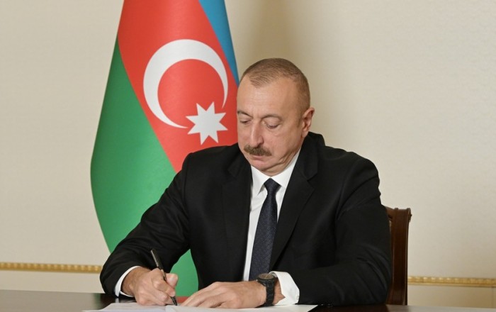 Президент Ильхам Алиев подписал распоряжение о помиловании ряда осужденных лиц