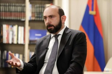 Mirzoyan Bakı ilə İrəvan arasında anklavların mübadiləsini istisna etməyib