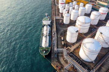 Azerbaijan triples crude oil exports to Switzerland