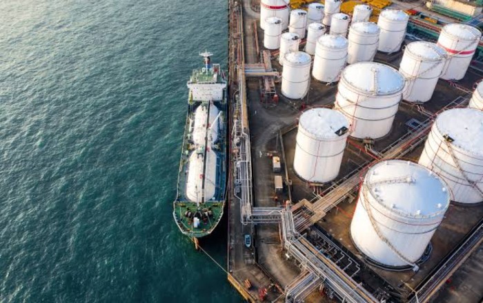 Azerbaijan triples crude oil exports to Switzerland